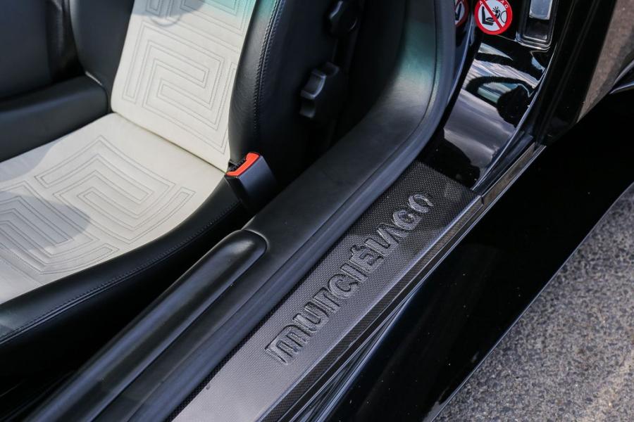 Детали интерьера Lamborghini Murcielago LP640 Versace 2006 года  (фото 21 из 26)